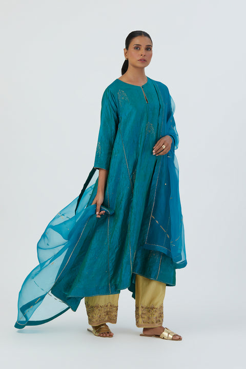 Sujata Kurta and Pant-Phirosa