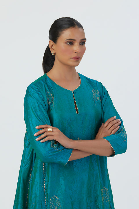Sujata Kurta and Pant-Phirosa