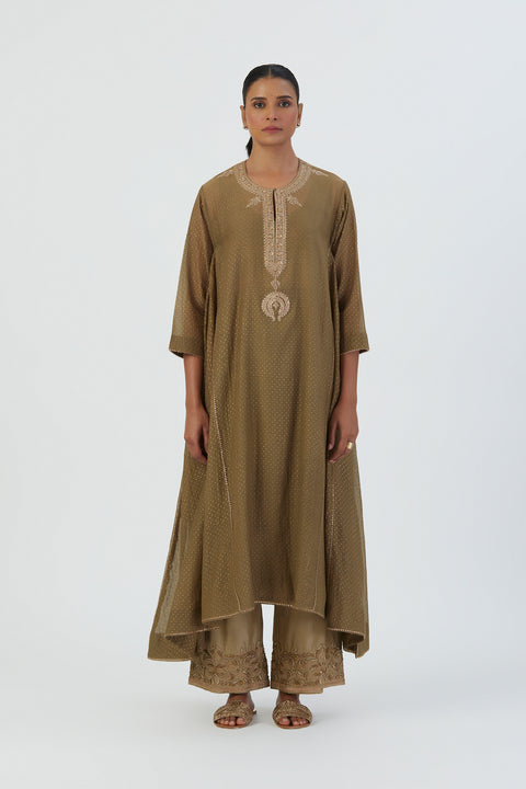 Jaya Kurta and Pant–Mehendi Green