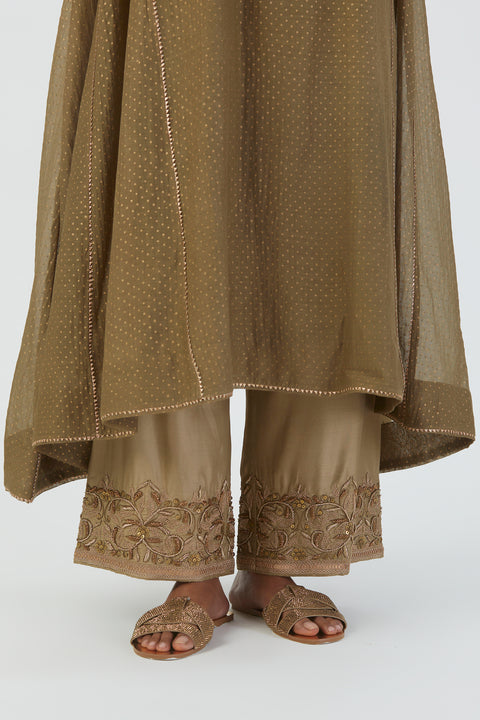Jaya Kurta and Pant–Mehendi Green