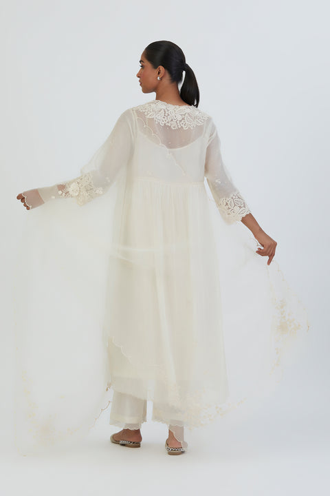 Nira Dupatta-Ivory