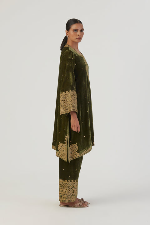 Saba Kurta and Pant-Mehendi Green