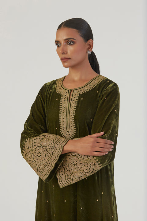 Saba Kurta and Pant-Mehendi Green