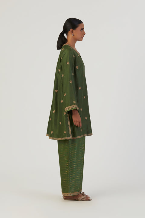 Taavi Kurta and Pant-Green