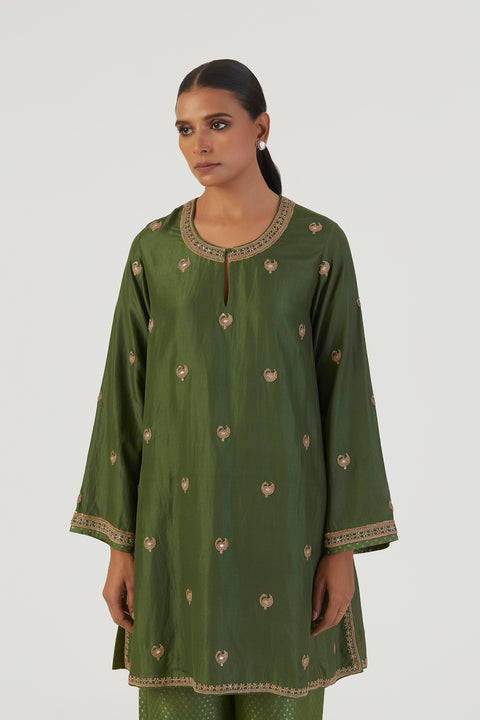 Taavi Kurta and Pant-Green