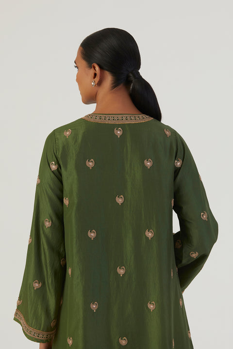 Taavi Kurta and Pant-Green