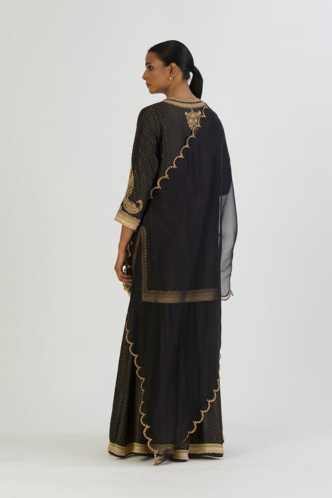 Sarah Dupatta-Black