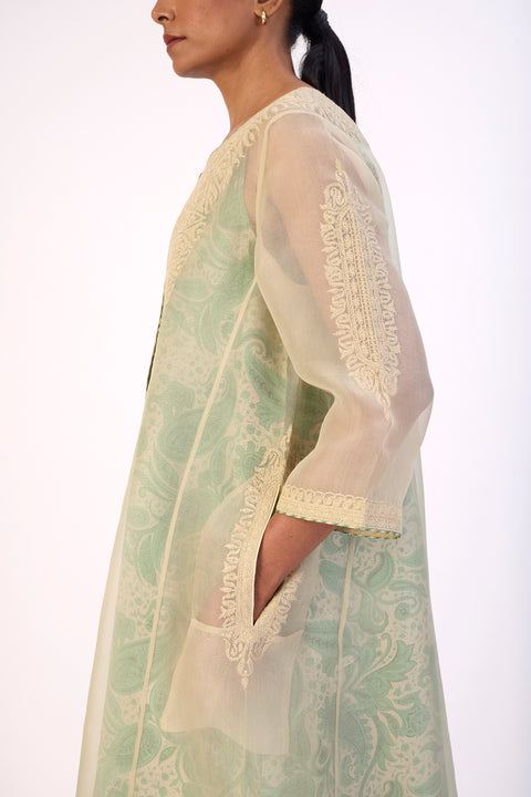 Nargis Kurta and Pant