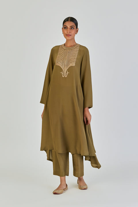 Laali Kurta and Pant-Mehendi Green