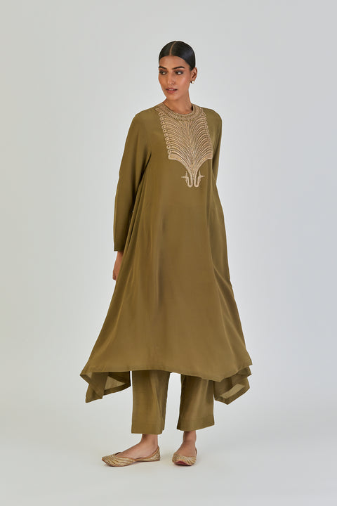 Laali Kurta and Pant-Mehendi Green