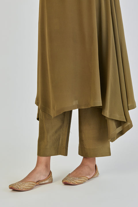 Laali Kurta and Pant-Mehendi Green