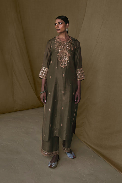 Nida Kurta and Pant-Mehendi Green
