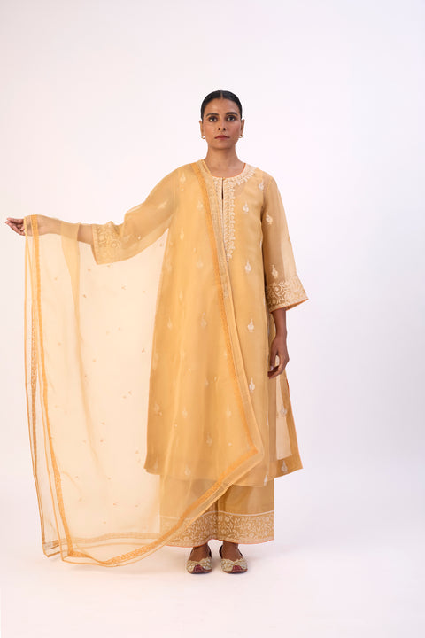 Ella Dupatta
